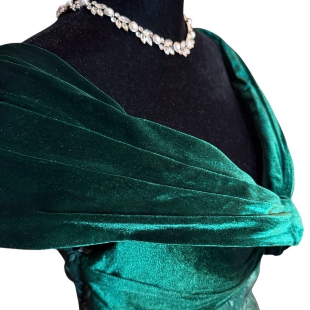JJ’s House Dark Green Off Shoulder 8 Dress  Velvet Bodice Embroidered Euro Glam - Picture 2 of 10